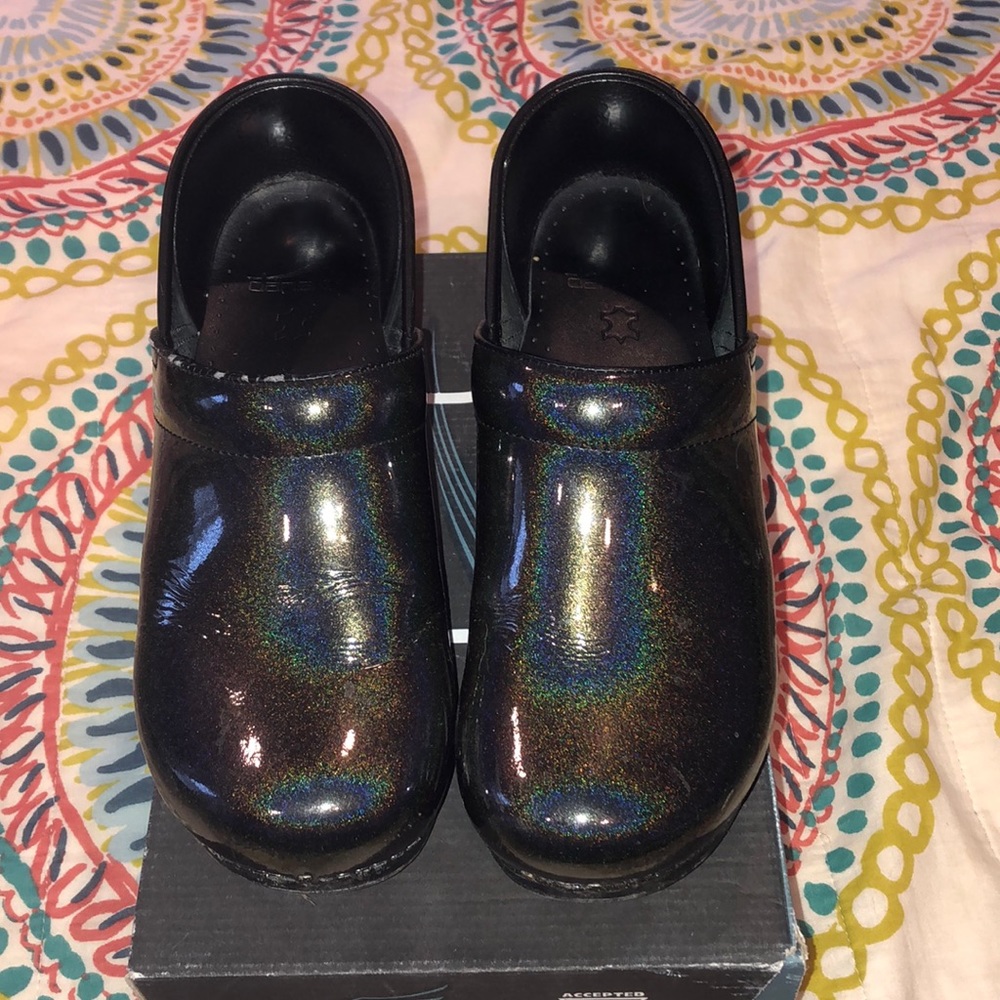 Dansko - Professional Grey Priam Patent. Size 40.